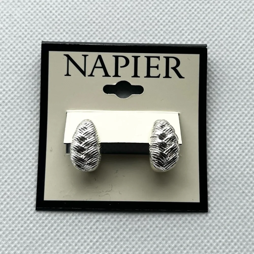 NAPIER- NWT Silver Chunky Earrings
